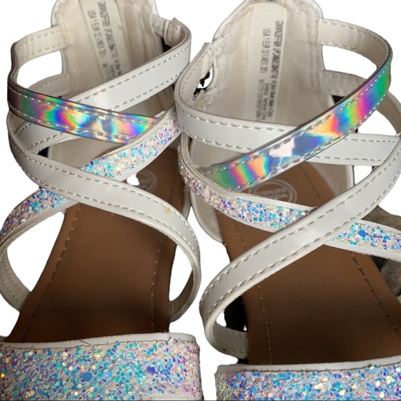 WONDER NATION - Brand new kid’s white glittery sandals, size 1. - Picture 2 of 4